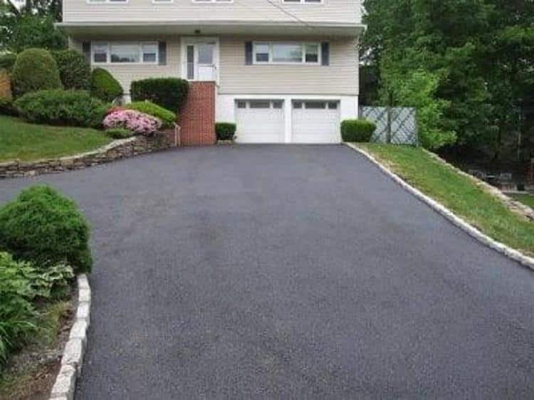 What an Expert Asphalt Driveway Contractor can do for You