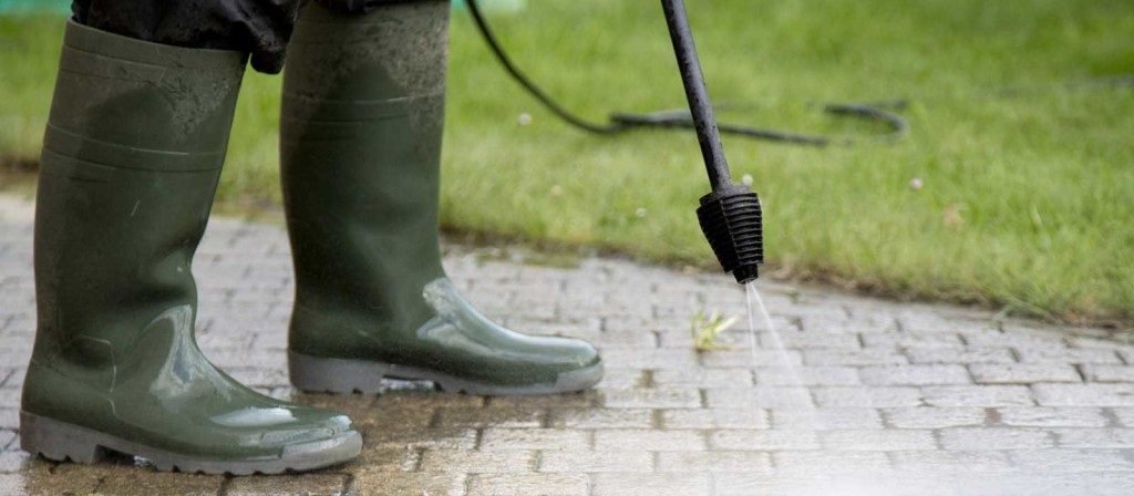 4 Reasons You Should Hire a Professional Power Washing Service for Your Business