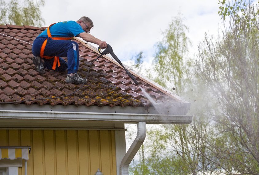 Hiring a Professional Gutter Cleaning Service – Is it Worth It?