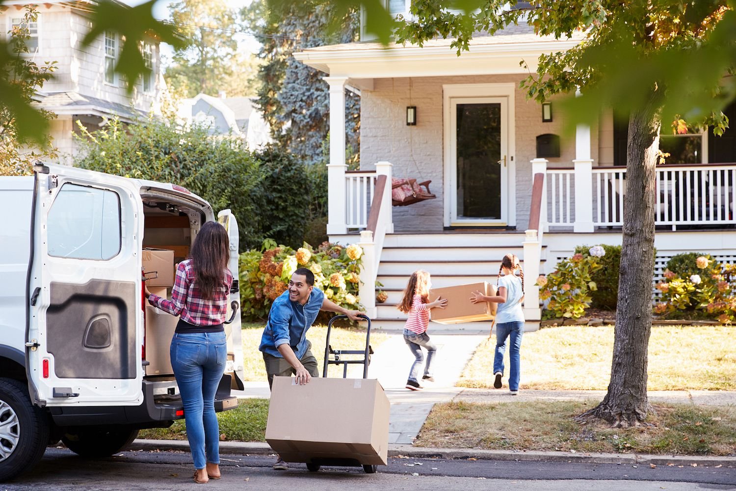 7 Things to Do Before Moving To a New House