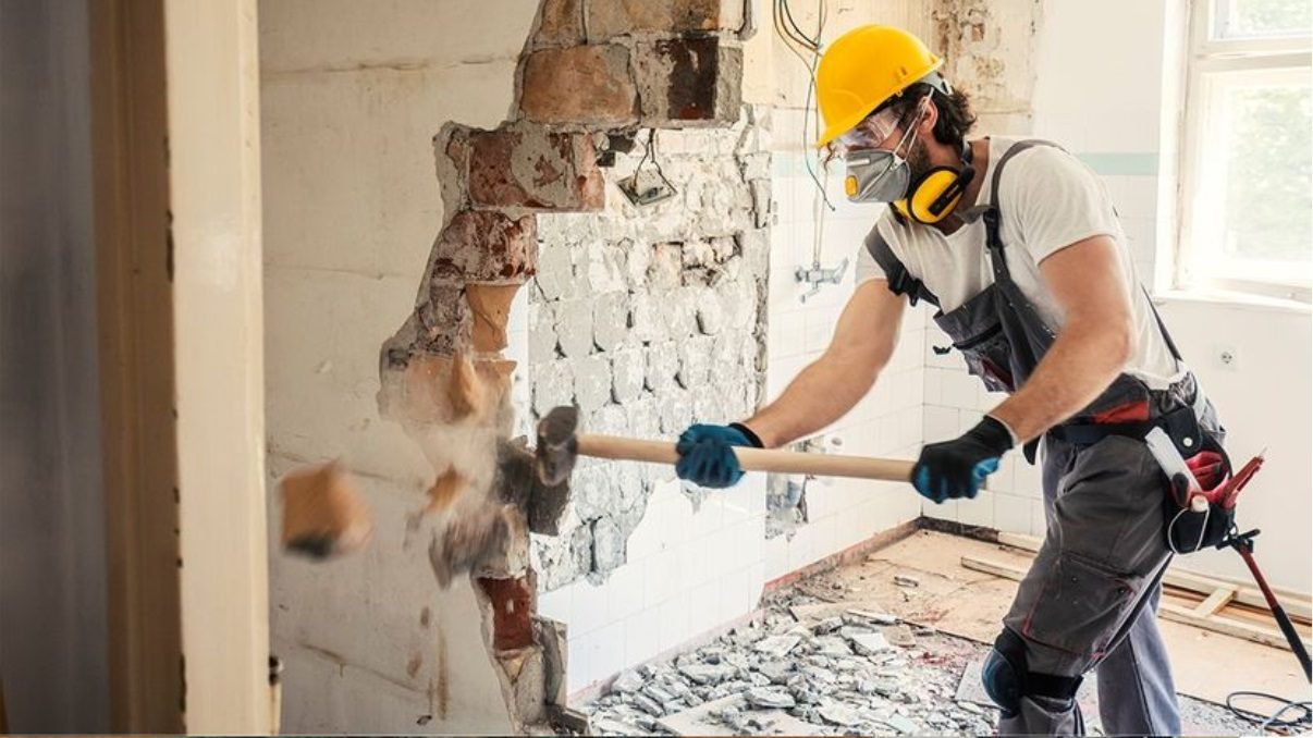 9 Smart Tips for Homeowners Planning a Demolition-to-Rebuild Project