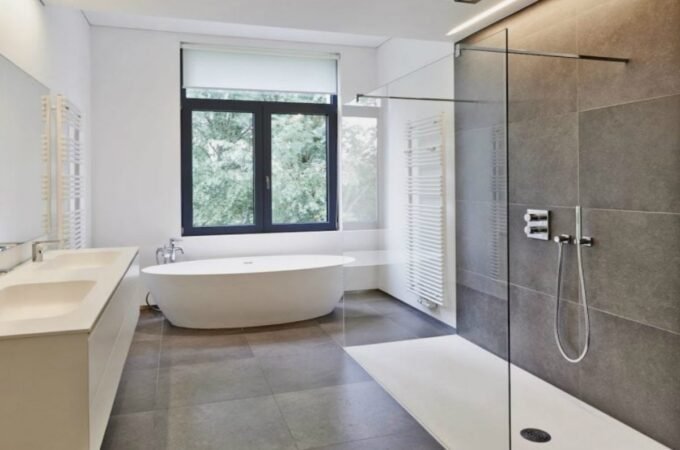 5 Tips for Preventing Soap Scum on Your Glass Shower Doors