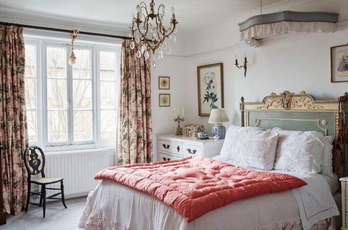 Resting in History: Exploring the Nostalgic Charm of Antique Beds