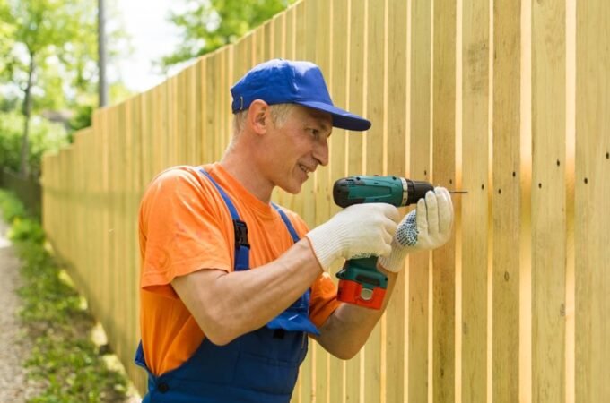 5 Reasons to Hire a Professional for Fence Installation